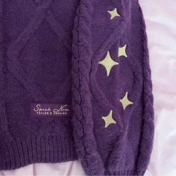 Taylor Swift Cardigan - Picture 3 of 4